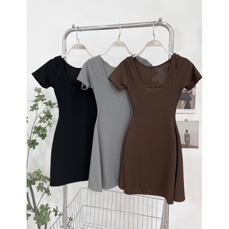 Đầm body nữ tay ngắn cổ vuông, váy nữ dáng ngắn xoè A chất gân thái mềm mịn co dãn ôm body tôn dáng HV399 | BigBuy360 - bigbuy360.vn