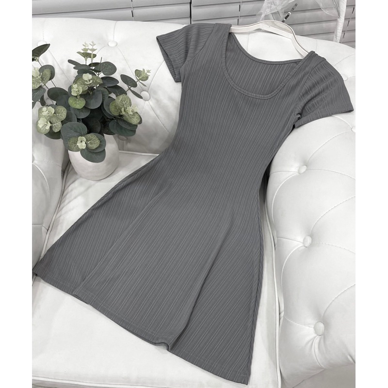 Đầm body nữ tay ngắn cổ vuông, váy nữ dáng ngắn xoè A chất gân thái mềm mịn co dãn ôm body tôn dáng HV399 | BigBuy360 - bigbuy360.vn