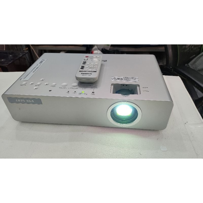 sales máy chiếu panasonic pt-LB75
