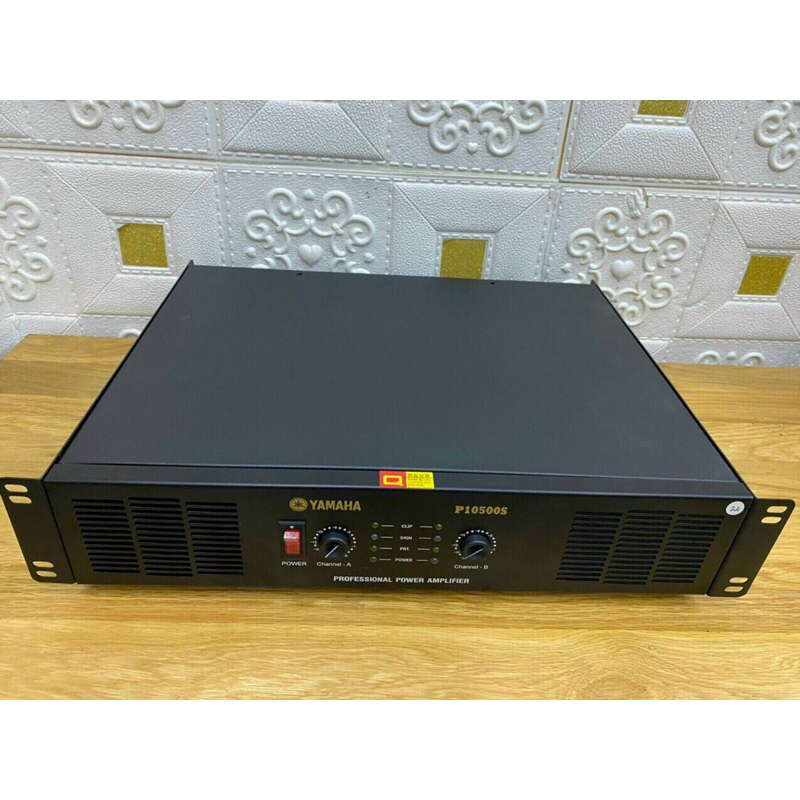 Cuc đẩy công suất lớn 2 kênh 10500 YAMAHA 2400w