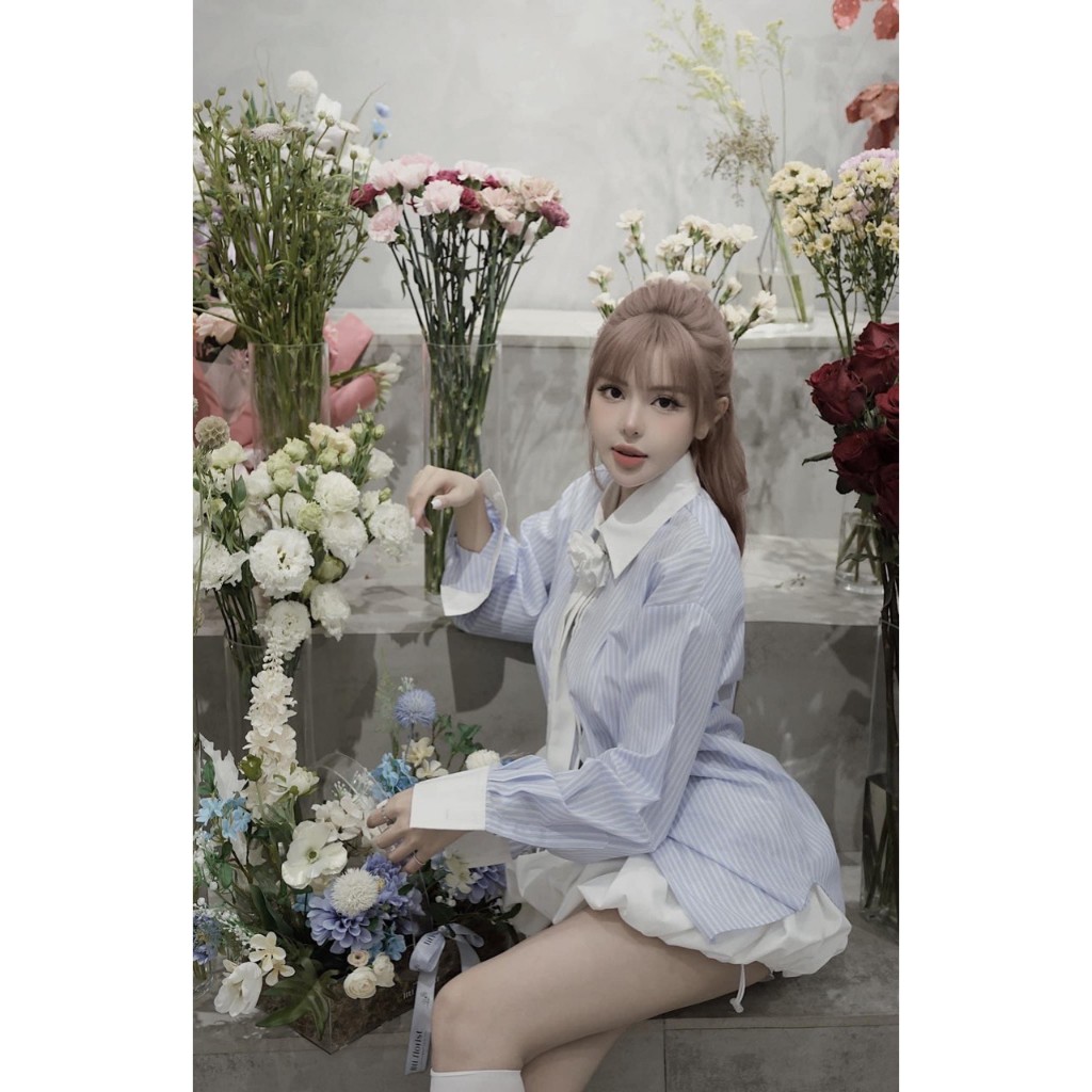 Áo Sơmi Kẻ Dáng Suông Bồng  Đính Kèm Hoa Cách Điều Dễ Mặc Dễ Mix Đồ Kiểu Dáng Mới Hot Hit | BigBuy360 - bigbuy360.vn