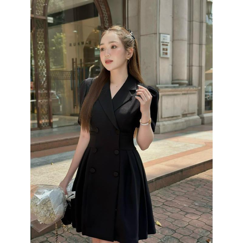 Armous- Đầm ngắn phối nút đen Lana