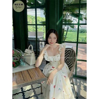 Đầm hoa xòe dài bèo vai