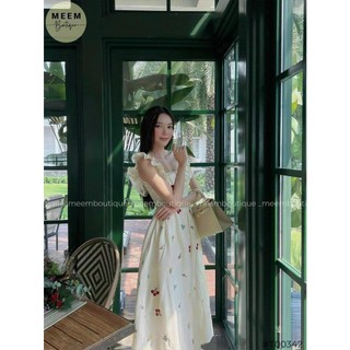 Đầm hoa xòe dài bèo vai