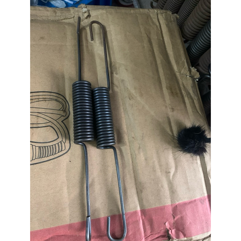 Lò xo phanh (lò xo kéo phi 20 sợi 3mm dài tổng 240mm)👍👍👍