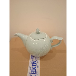 Bình trà sứ Minh Long 0.7 lít - Sen Xanh