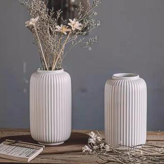 Bình hoa gốm sứ trắng sọc cao cấp