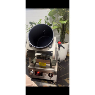 Máy chiên xào tự động ,dùng để chiên cơm , xào rau ...vv có sẵn hàng tại sài gòn và hà nội.