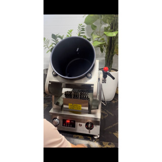 Máy chiên xào tự động ,dùng để chiên cơm , xào rau ...vv có sẵn hàng tại sài gòn và hà nội.