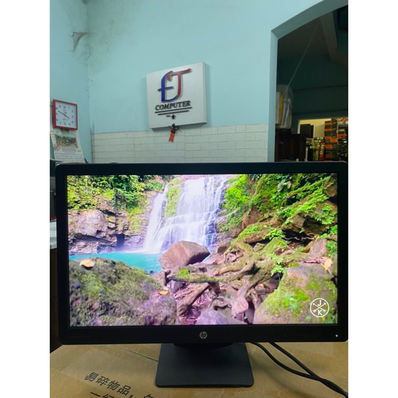 Màn hình máy tính HP P240