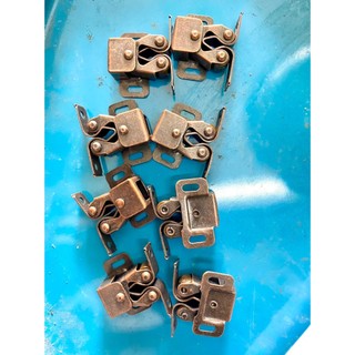 Chốt sập cánh tủ , chốt sập dành cho cánh tủ bếp, chốt sập cánh tủ hít cua xập xòe cửa tủ, chốt gài cử tủ