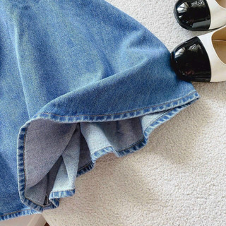 ĐẦM JEANS CỔ YẾM HỞ LƯNG