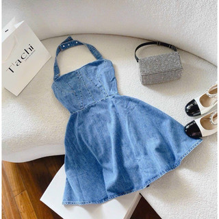 ĐẦM JEANS CỔ YẾM HỞ LƯNG