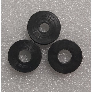 Long đền cao su lổ 6 li , 8 li và 10 li , dầy 3 li, đường kính 20 mm. .