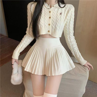 Chân váy xoè ngắn dập ly phong cách Hàn Quốc
