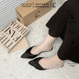 Giày bệt CL hở gót xoắn mũi nhọn đen satin