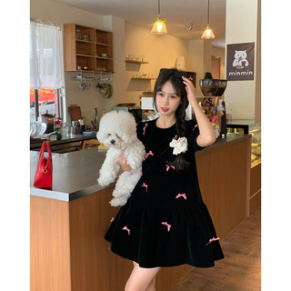 Đầm nhung đính nơ trendy