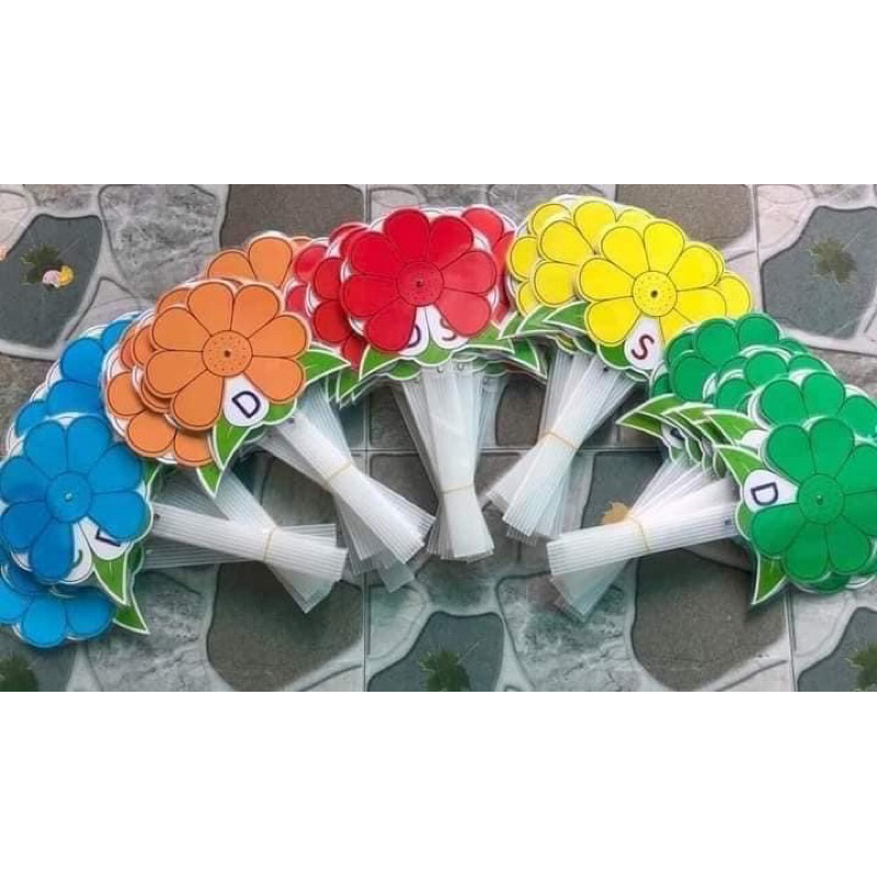 Hoa xoay đáp án THÔNG MINH có 8 đáp án (A, B, C, D, Đ, S, mặt mếu, mặt cười) hỗ trợ giảng dạy tích c