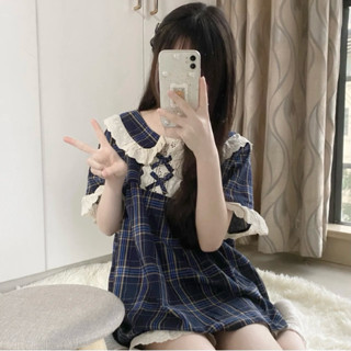 Set Bộ Đồ Nữ Kẻ Xanh Mặc Nhà Áo Babydoll Phối Ren Trắng Cổ Sen Nơ Nổi Mix Quần Sooc Đùi Freesize