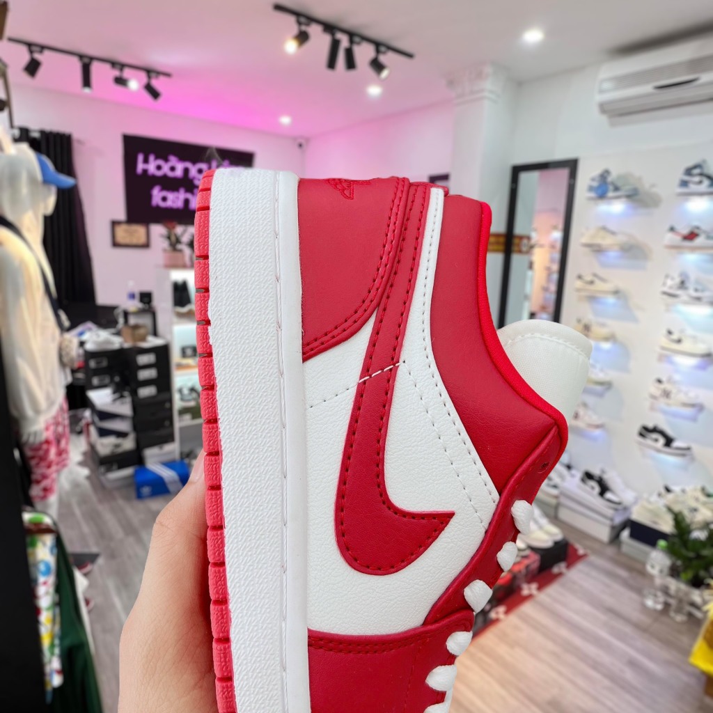 Giày 𝐉𝐨𝐫𝐝𝐚𝐧 Đỏ Trắng 𝐜ổ 𝐭𝐡ấ𝐩 Nam Nữ, Giày Sneaker JD1 Đỏ Trắng Cổ Thấp Thời Trang Cao Cấp Hottrend 2022 | BigBuy360 - bigbuy360.vn