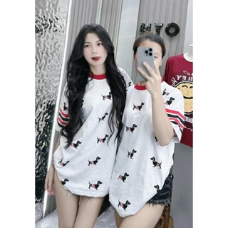 Mới Áo Thun Thom Browne Nữ 4 Sọc Phối Màu Ngực In 5D Hình Cún Hot Hit 2024, Áo Cộc Thom Trend 2024 Phong Cách Korea