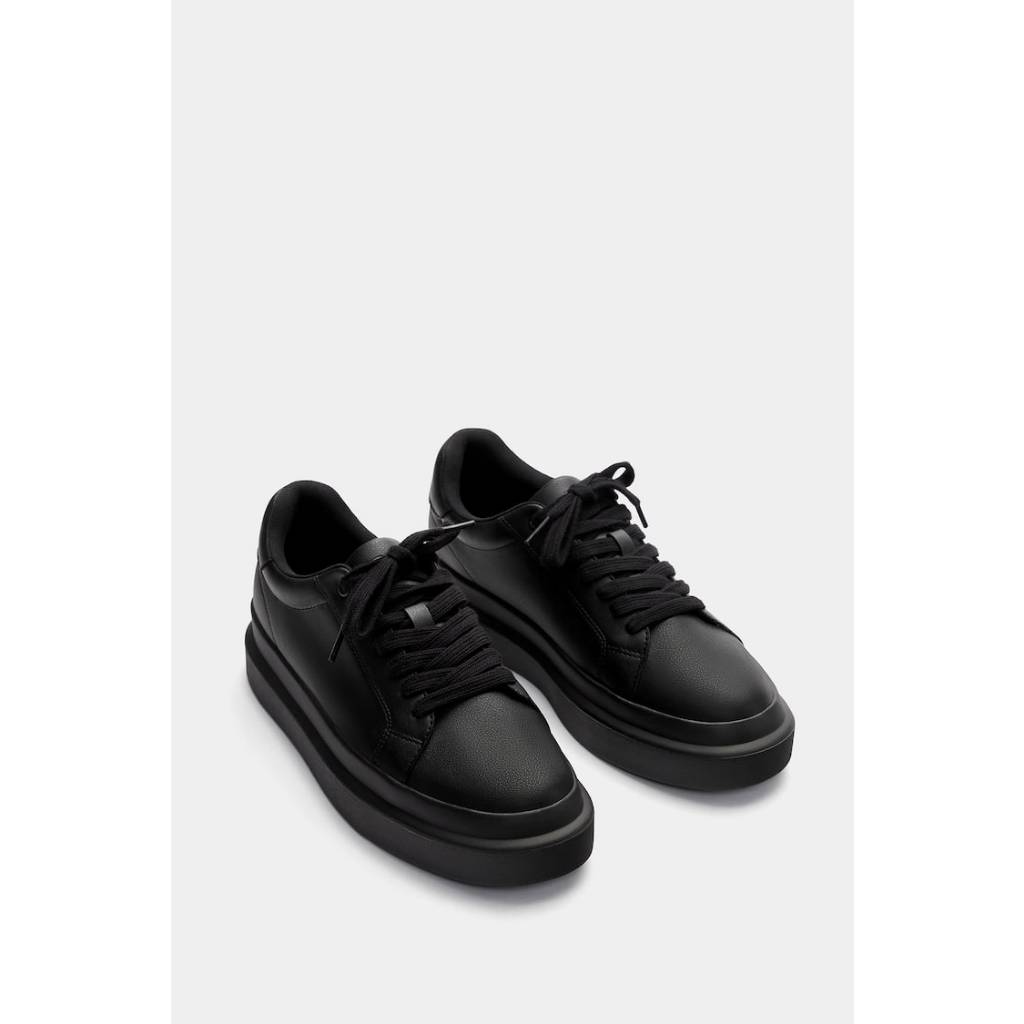 Giày sneakers nam Pull&bear màu đen