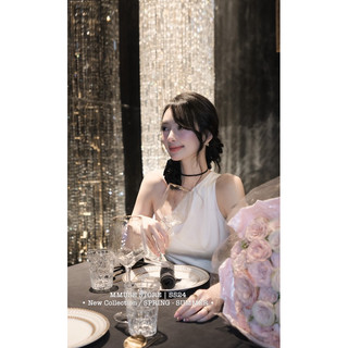 Đầm lụa lệch vai nhún eo đơn giản sang trọng