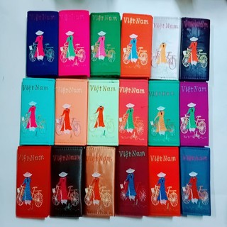 Bóp, Ví thêu cô gái Việt Nam, ví đựng tiền