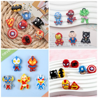 Charm/Jitbitz/Sticker Siêu nhân đủ kiểu dáng sẵn nút cài gắn dép sục, dép crocs