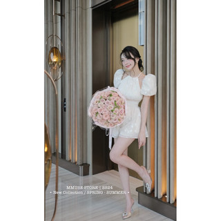 Jumpsuit bo eo tay bồng cổ yếm vải thêu siêu xinh