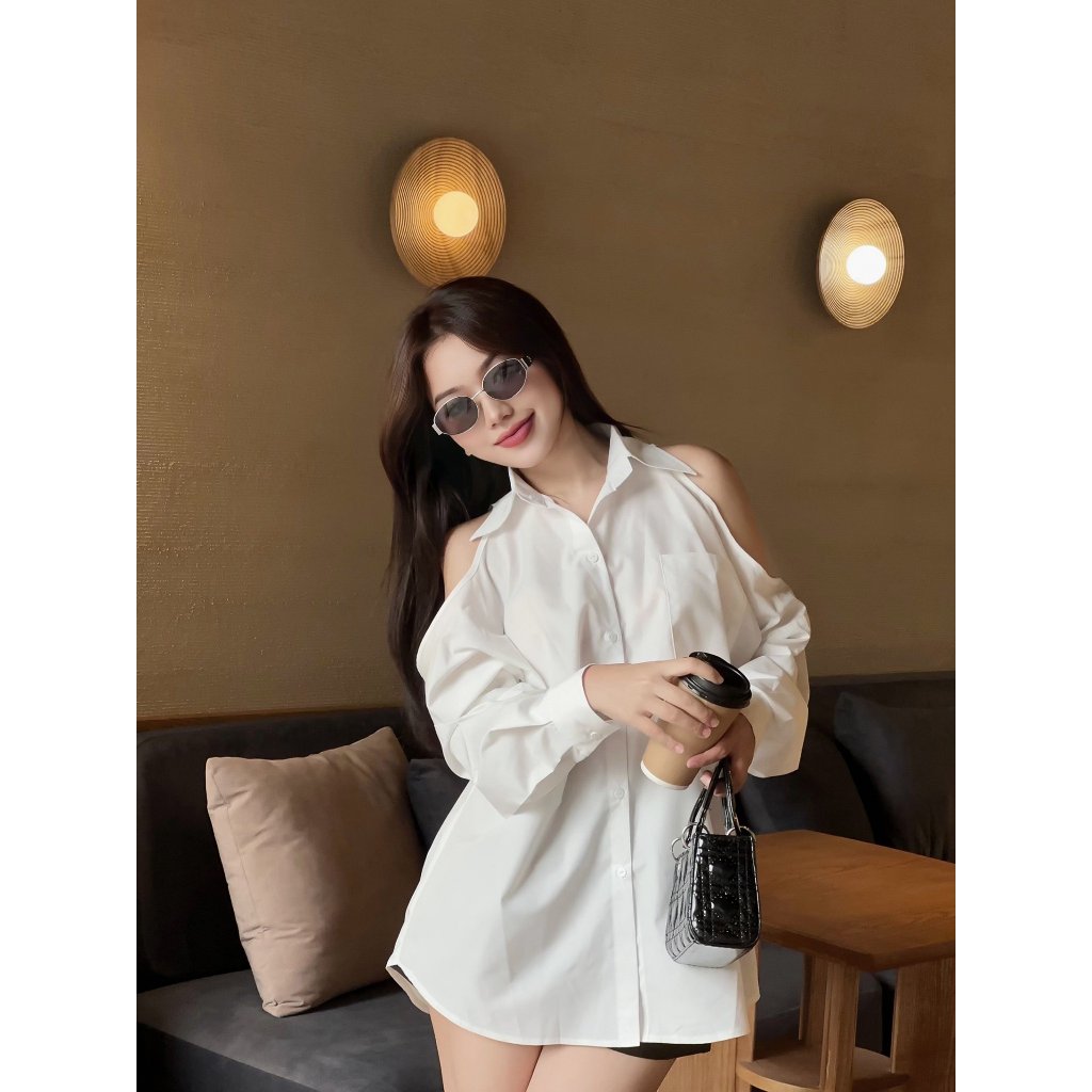 YU CHERRY | Áo sơmi basic kẻ sọc nhỏ khoét vai cách điệu Cutout Shoulder Shirt YA474