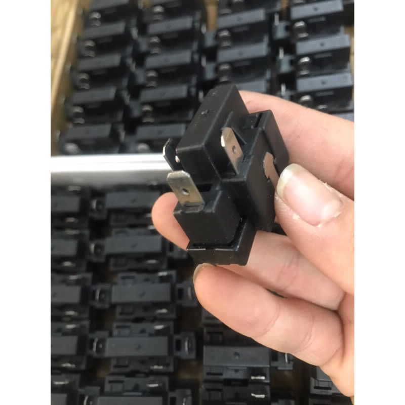 Rơ le khởi động tủ lạnh Hitachi