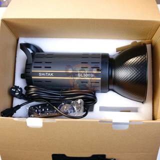 Đèn LED VIDEO LIGHT SHiTAK 300Bi