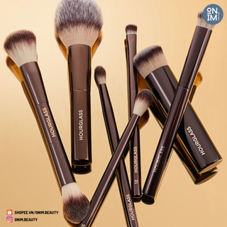 [𝐀𝐮𝐭𝐡-𝐁𝐢𝐥𝐥 𝐔𝐒] Cọ Hourglass Brush - ᴏᴍɪᴍ ʙᴇᴀᴜᴛʏ