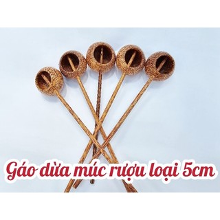 Gáo dừa múc nước, nước tương, chất lỏng,....