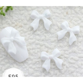 lẻ 1 cái charm nơ rang trí móng nhé ạ