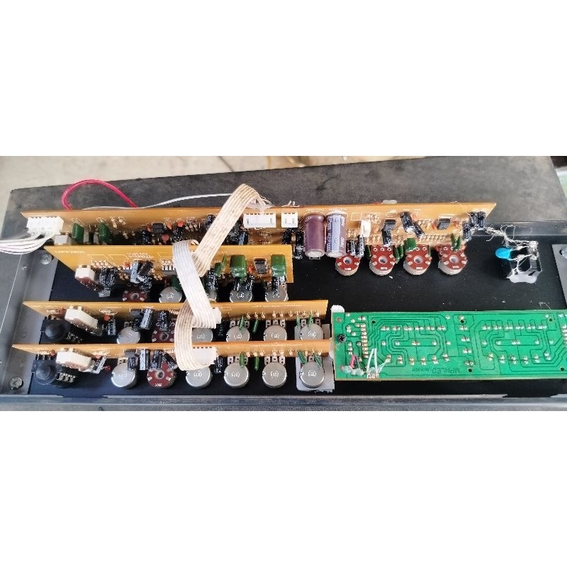 bộ mặt âm ly cũ tháo máy