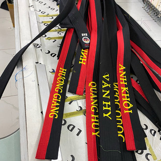 Đai Taekwondo Thêu Tên ( 1 đầu thêu tên theo yêu cầu + 1 đầu thêu CHỮ TAEKWONDO )