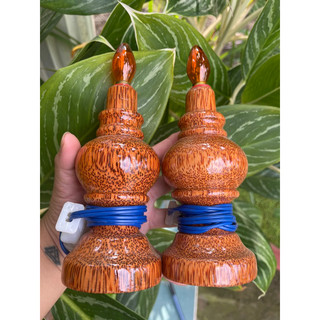 Cặp đèn điện để bàn thờ làm từ gỗ dừa