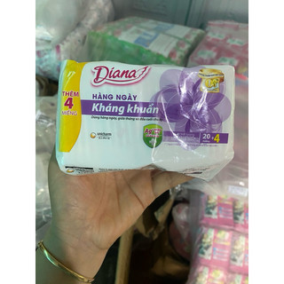 Băng vệ sinh Diana Sensi kháng khuẩn hàng ngày 20M
