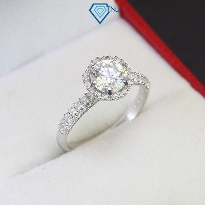 Nhẫn bạc nữ Moissanite đá 6.5ly kèm thẻ tra cứu mặt bông hoa xi bạch kim sang trọng NNM0034 - Trang Sức TNJ