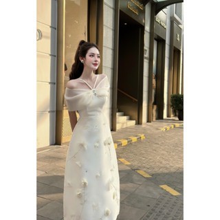 Đầm cao cấp  Amy trễ vai đính hoa cao cấp, đầm tafta đính hoa thêu nổi cho các nàng xinh đẹp S23