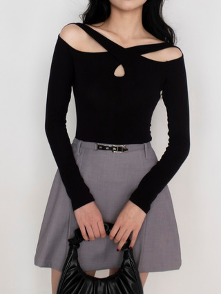 Áo thun ôm body tay dài cut out cá tính - confi - lalisa top