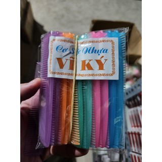 Một lố 10 cái kiếng nhỏ hoặc lược nhỏ
