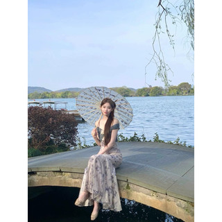 Đầm trễ vai hoa đuôi cá xoè qccc