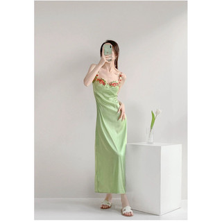 đầm phi lụa hai dây đính hoa
