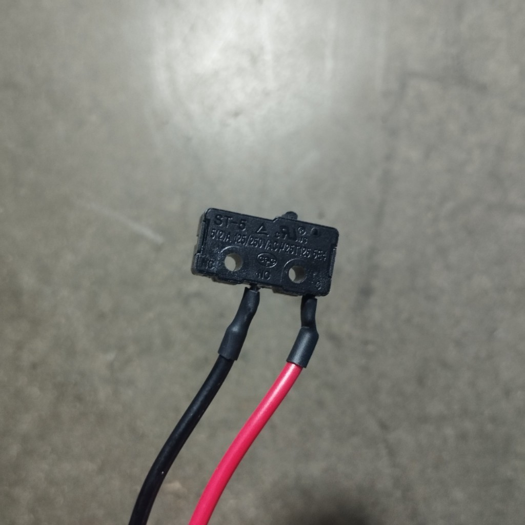 Công tắc an toàn Máy xay thịt Delites LH101B