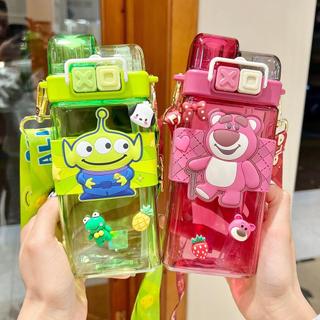  Bình Nước Hình Gấu Dâu Tây 2 ngăn có dây đeo  Bình Nước Hoạt Hình Dễ Thương 520 ml- H457 