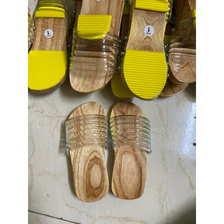 Guốc bé quai trong gân
