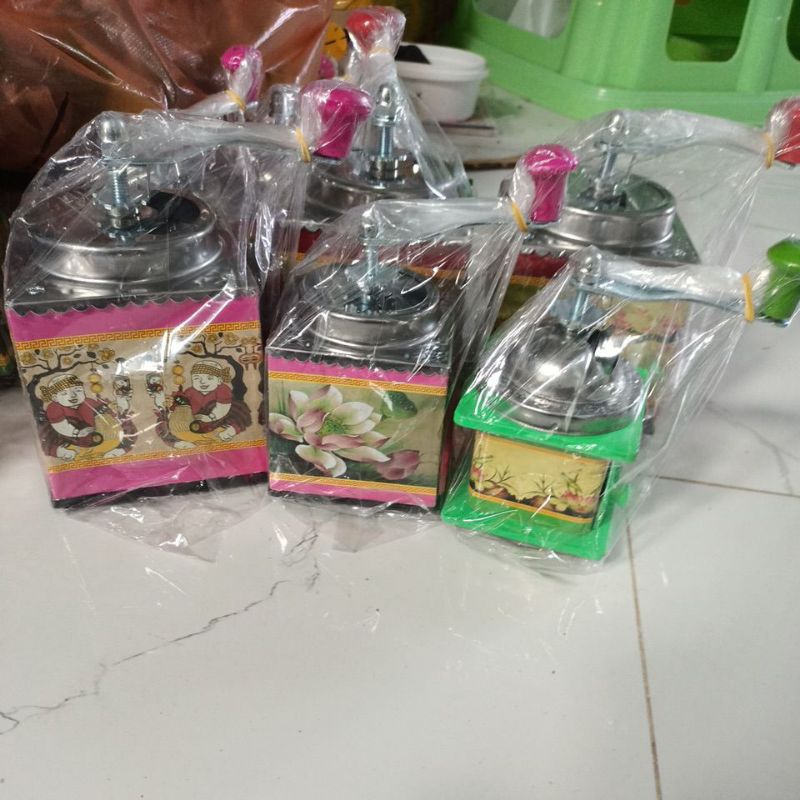 dụng cụ xay tiêu quay tay